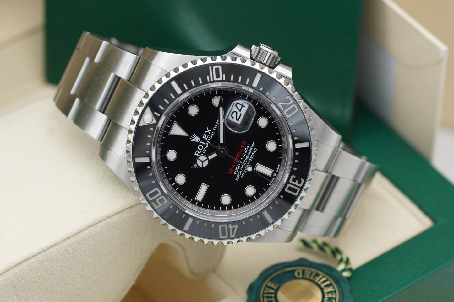 Rolex Sea-Dweller 43 Red 126600 Schwarz Full-Set 2020