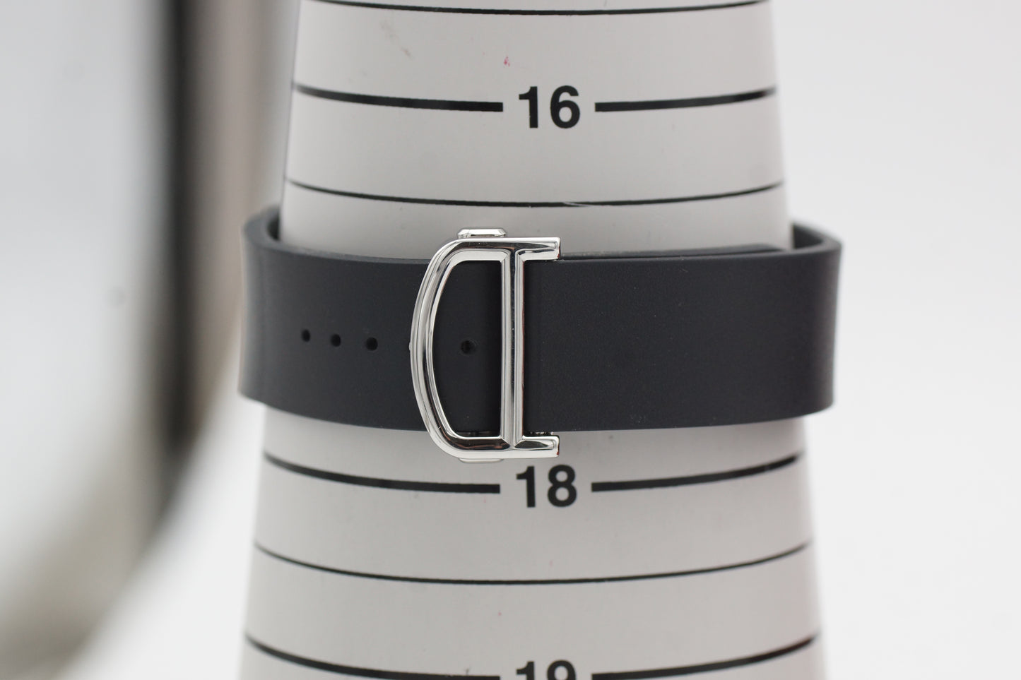 Cartier Santos De Cartier Black Steel WSSA0039 39,8mm Schwarz Full-Set 2023