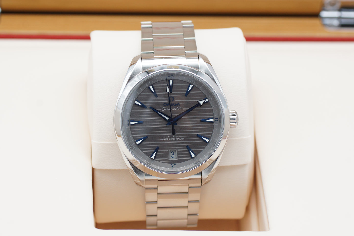 Omega Seamaster Aqua Terra 220.10.41.21.06.001 Grau Full-Set 2021