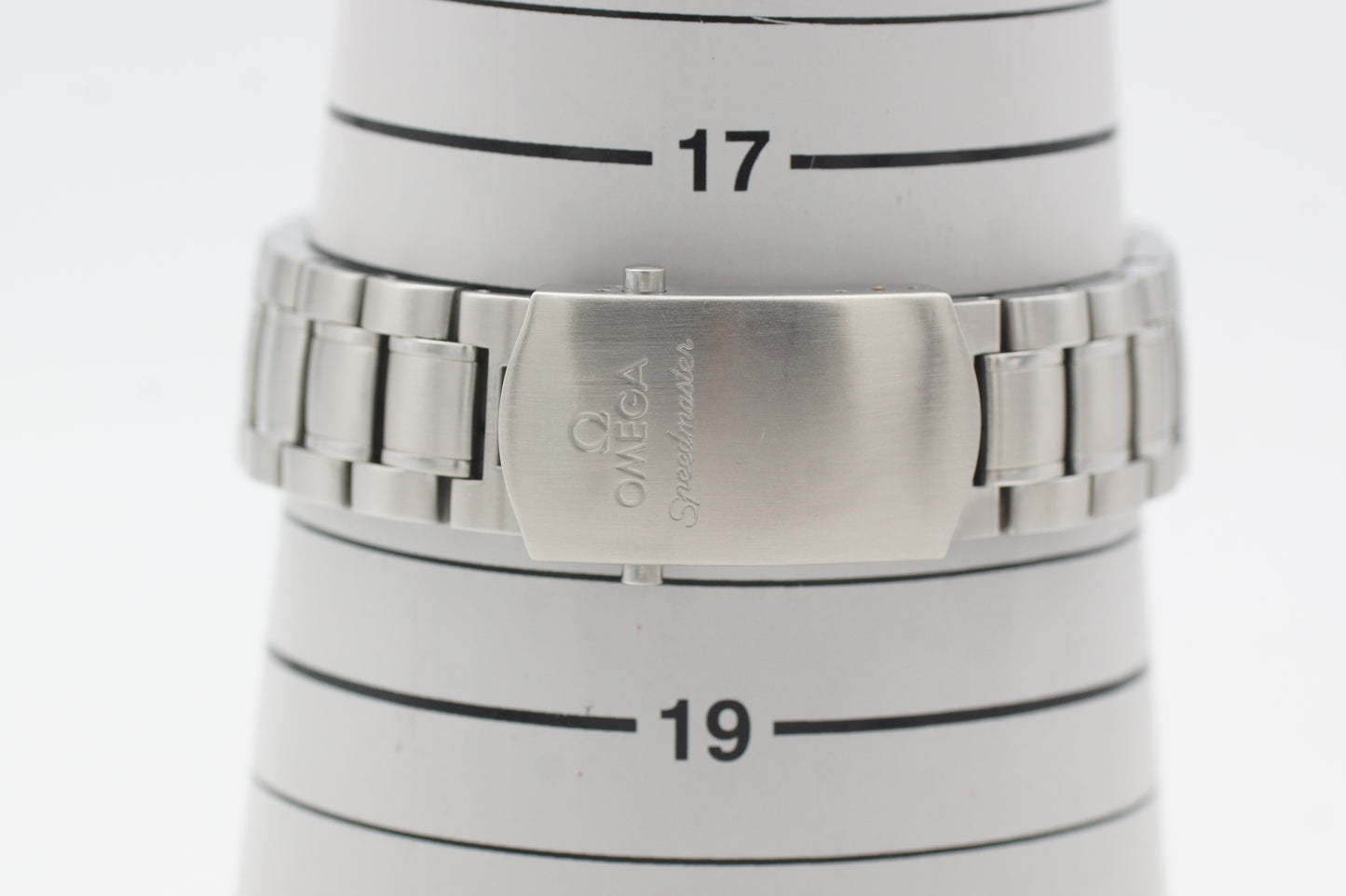 Omega Speedmaster Date 323.30.40.40.06.001 Schwarz 2010