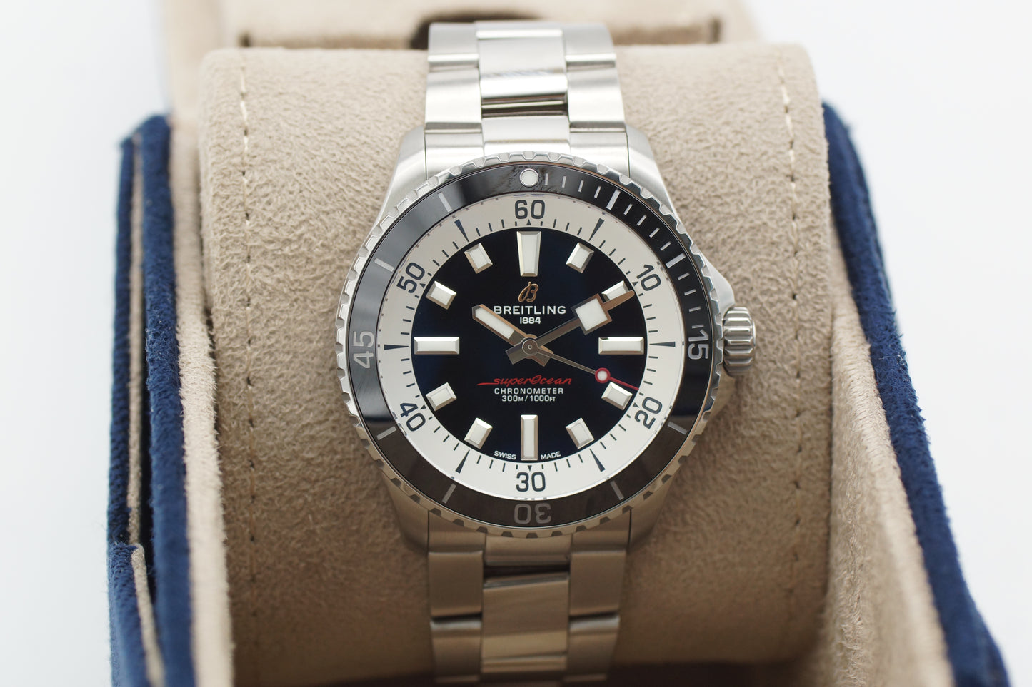 Breitling Superocean 42 Schwarz A17375 Full-Set 2025 NEU