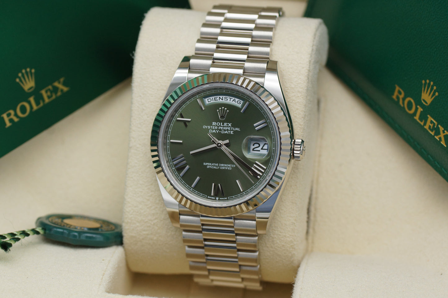 Rolex Day-Date 40 Weißgold 228239 Olive Full-Set 2021