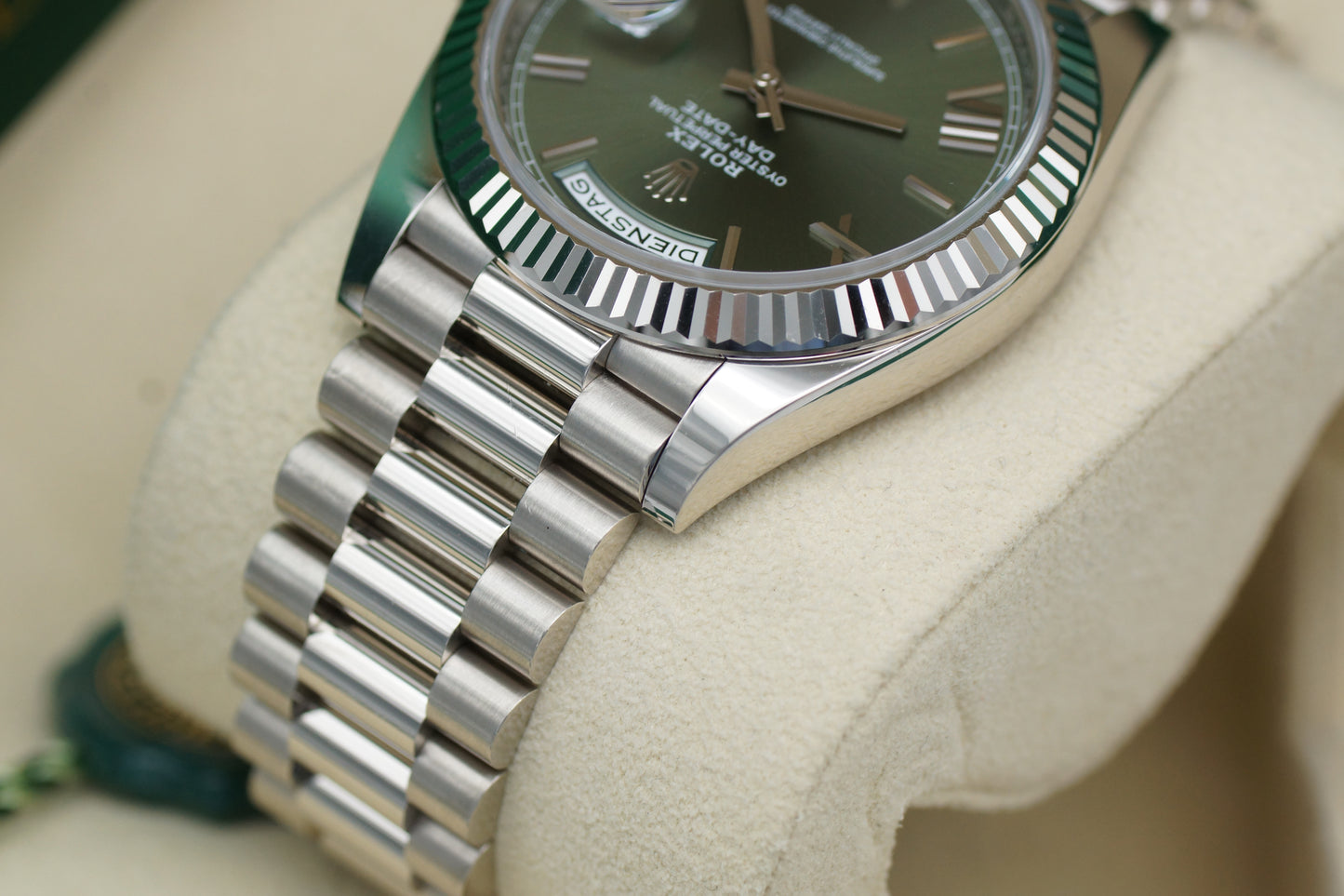 Rolex Day-Date 40 Weißgold 228239 Olive Full-Set 2021