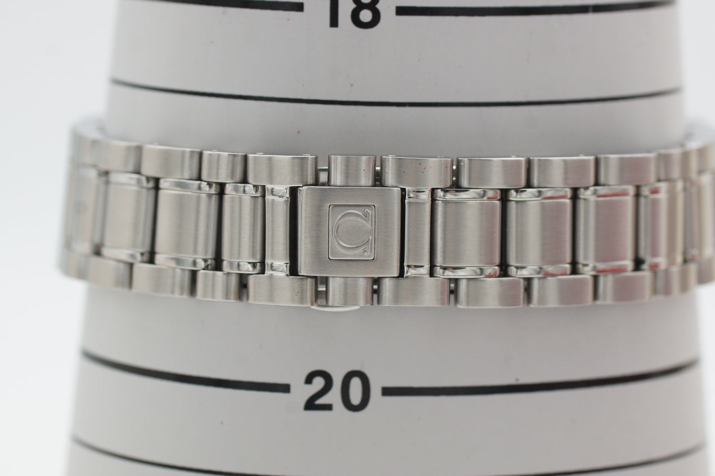 Omega Speedmaster Triple Date / Day-Date 3520.50 2002