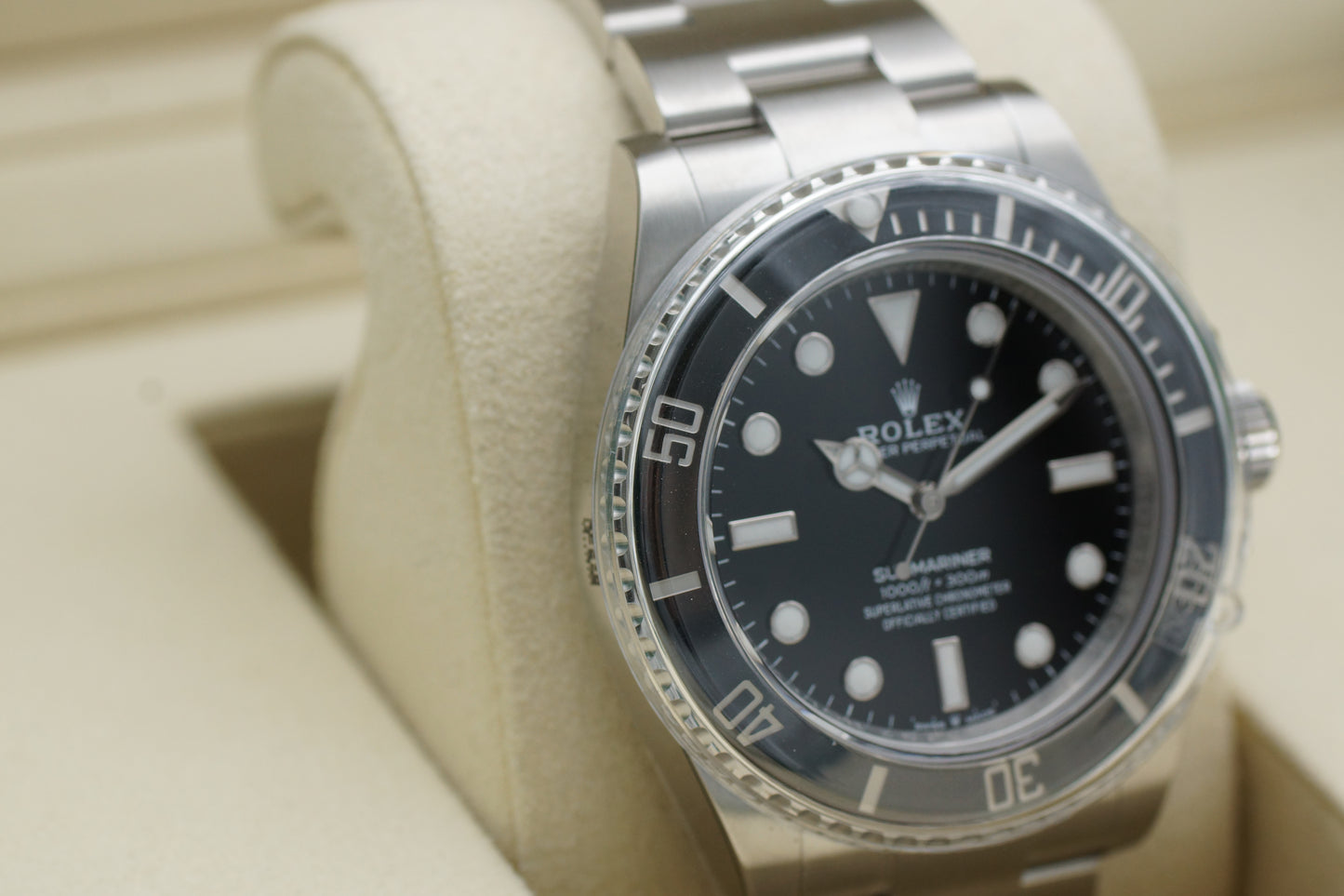 Rolex Submariner No-Date 124060 Full-Set 2025 NEU + verklebt