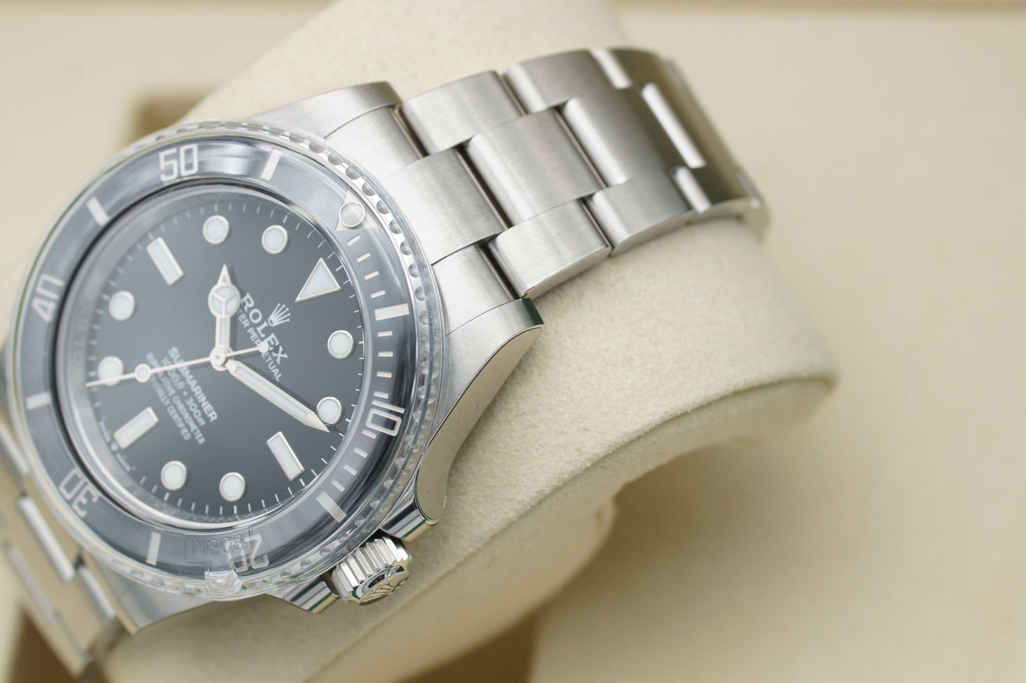 Rolex Submariner No-Date 124060 Full-Set 2025 NEU + verklebt
