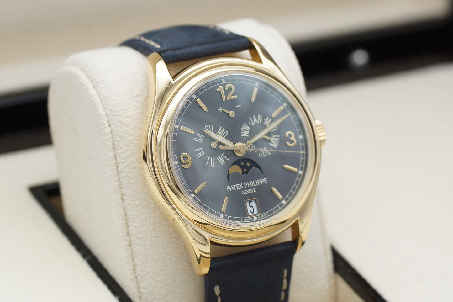Patek Philippe Annual Calendar 5146J 18K Gelbgold Jahreskalender Full-Set 2005