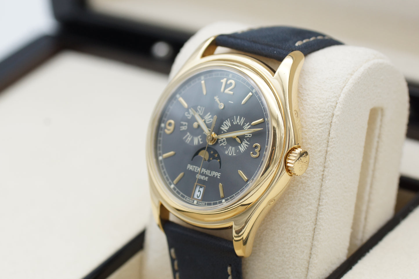 Patek Philippe Annual Calendar 5146J 18K Gelbgold Jahreskalender Full-Set 2005