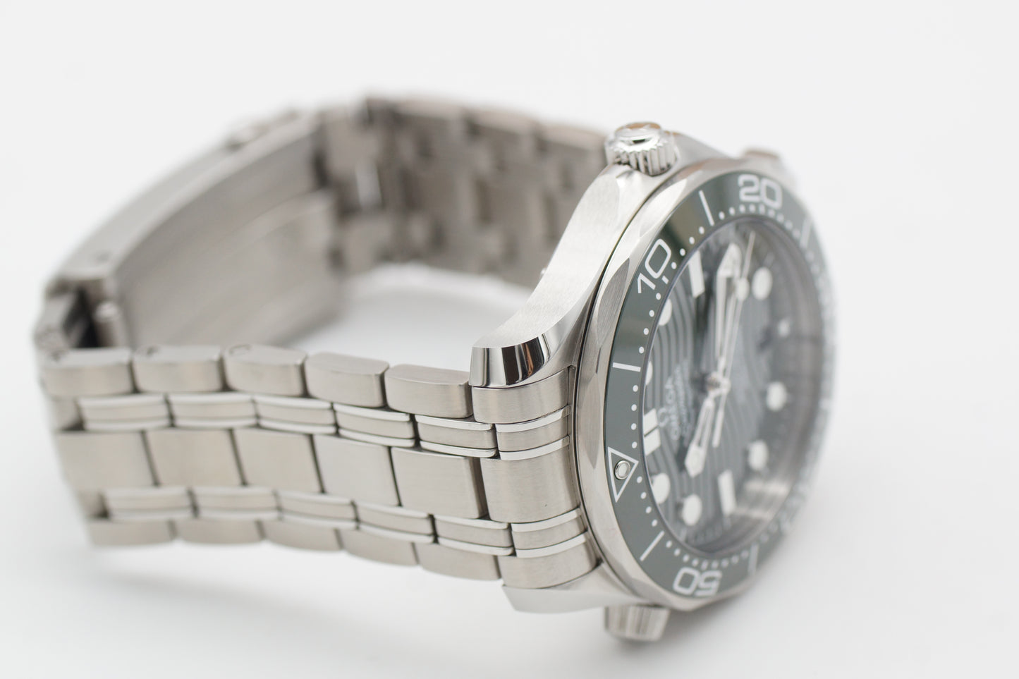Omega Seamaster Diver 300M 210.30.42.20.10.001 Grün Full-Set 2024