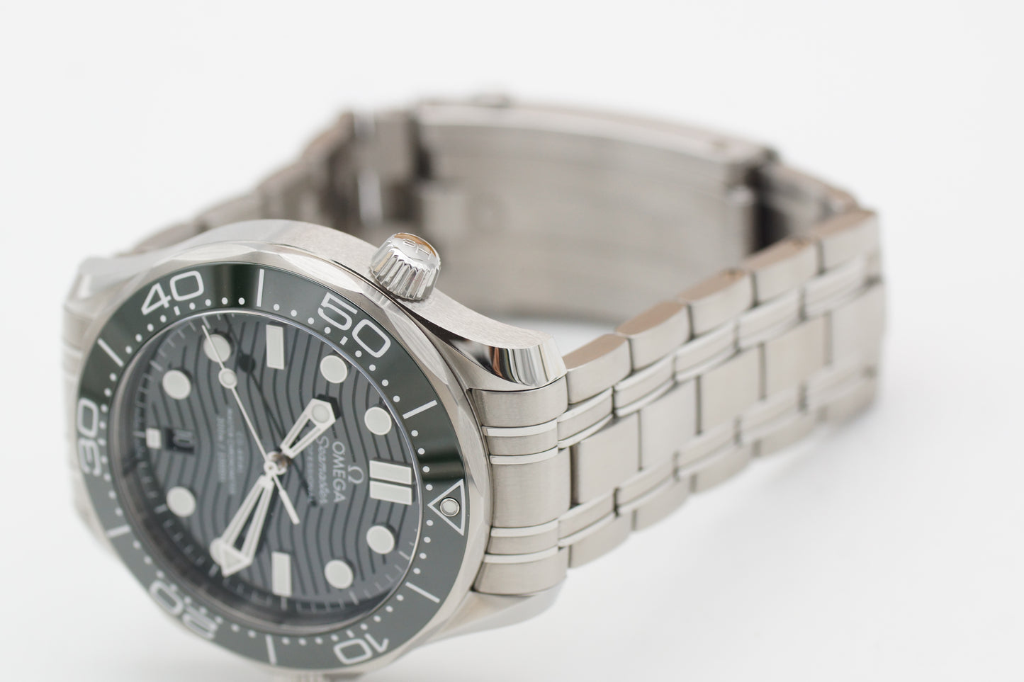 Omega Seamaster Diver 300M 210.30.42.20.10.001 Grün Full-Set 2024