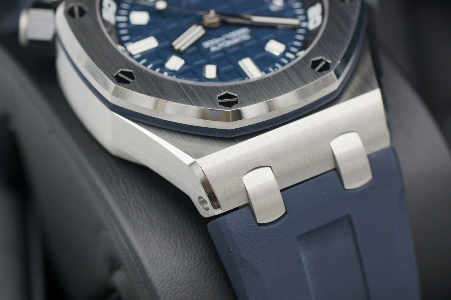Audemars Piguet Royal Oak Offshore Diver 15720ST Blau 2024