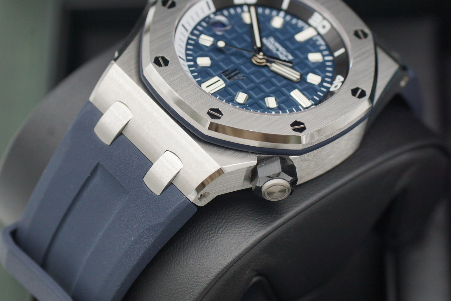Audemars Piguet Royal Oak Offshore Diver 15720ST Blau 2024