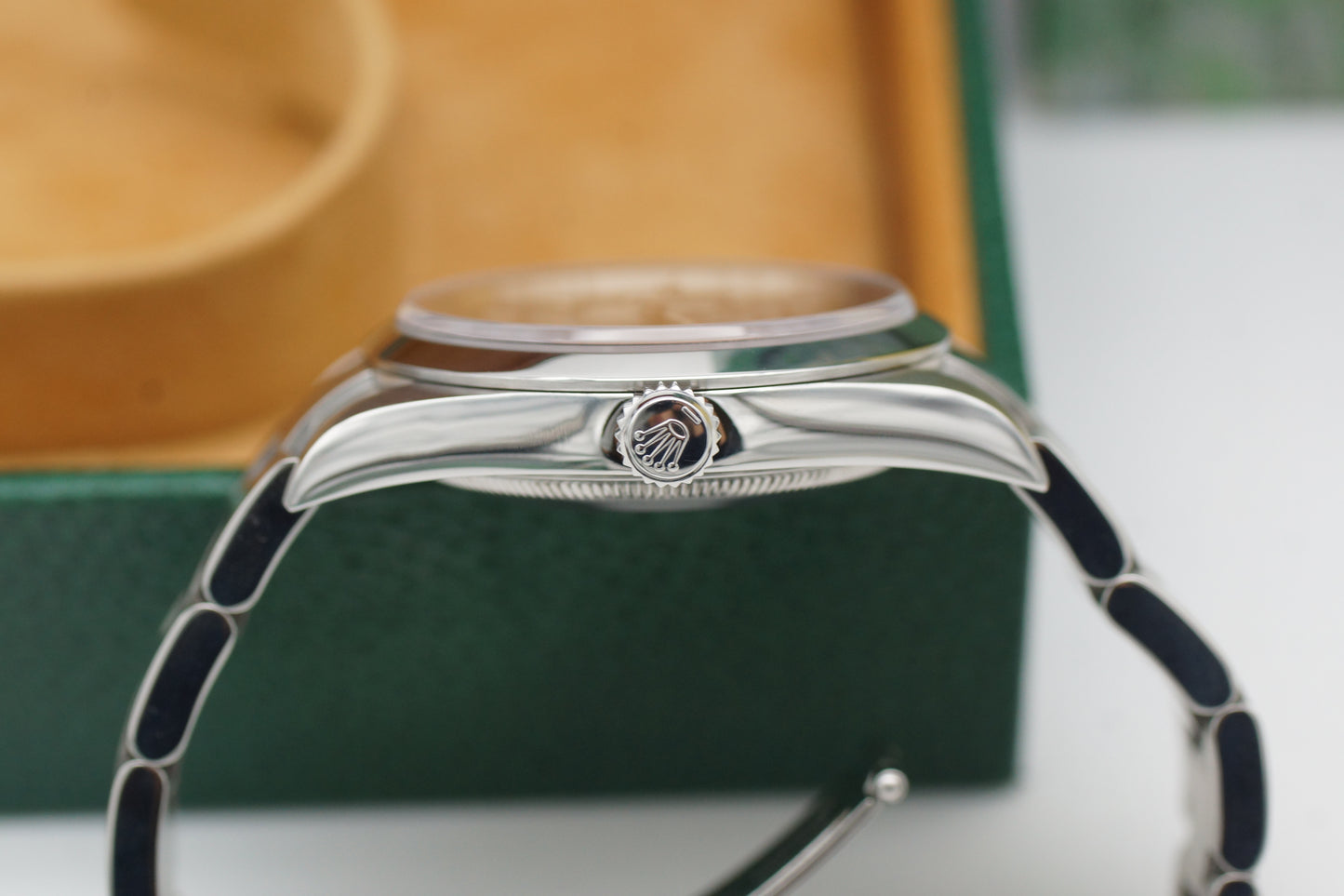 Rolex Explorer I 36 114270 Box/Papiere 2002