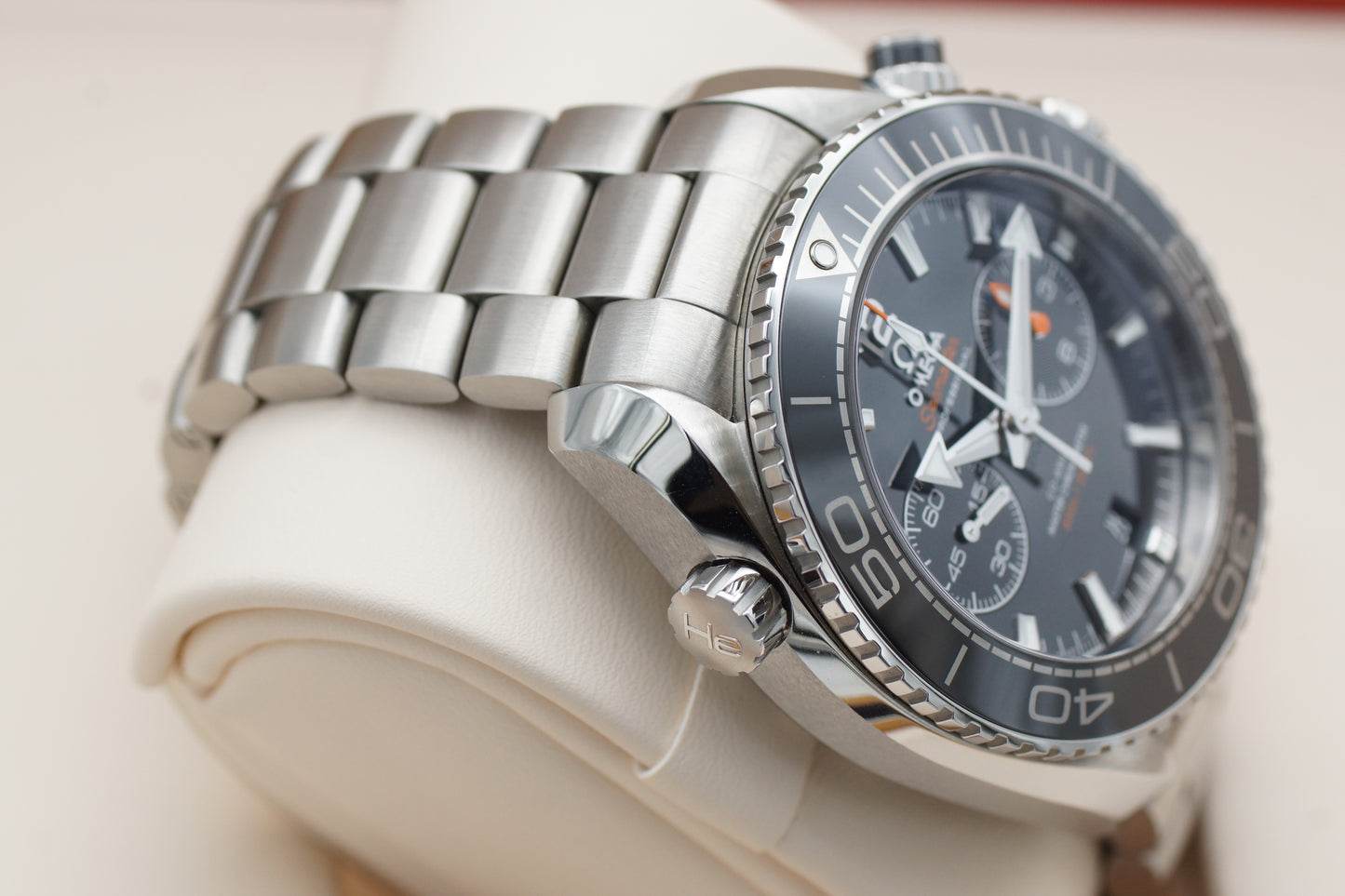 Omega Seamaster Planet Ocean 215.30.46.51.01.001 Schwarz Full-Set 2024
