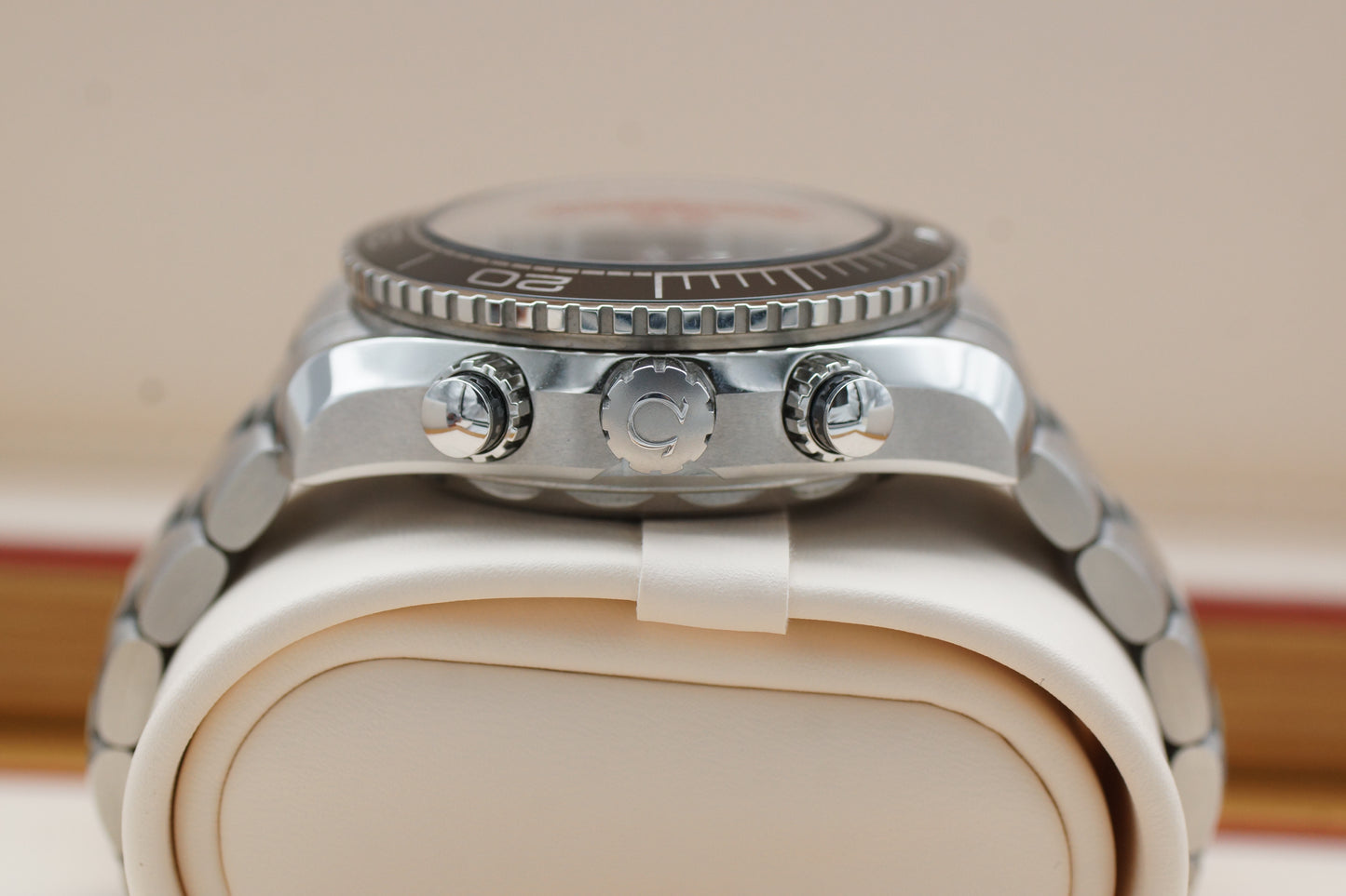 Omega Seamaster Planet Ocean 215.30.46.51.01.001 Schwarz Full-Set 2024