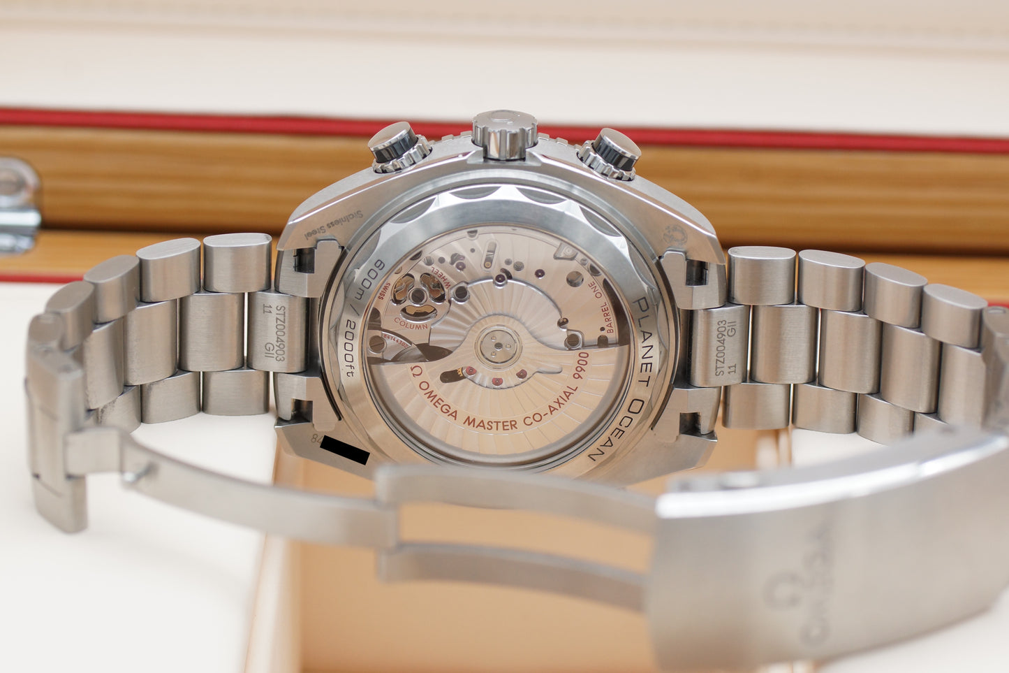 Omega Seamaster Planet Ocean 215.30.46.51.01.001 Schwarz Full-Set 2024