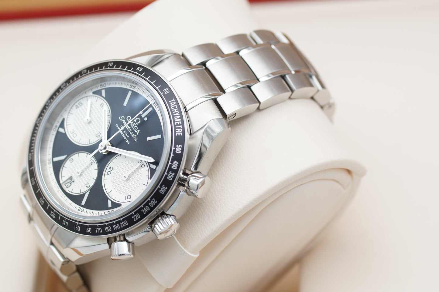 Omega Speedmaster Racing 326.30.40.50.01.002 Panda Full-Set 02/2025 NEU