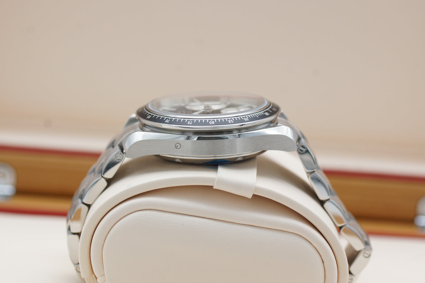 Omega Speedmaster Racing 326.30.40.50.01.002 Panda Full-Set 02/2025 NEU