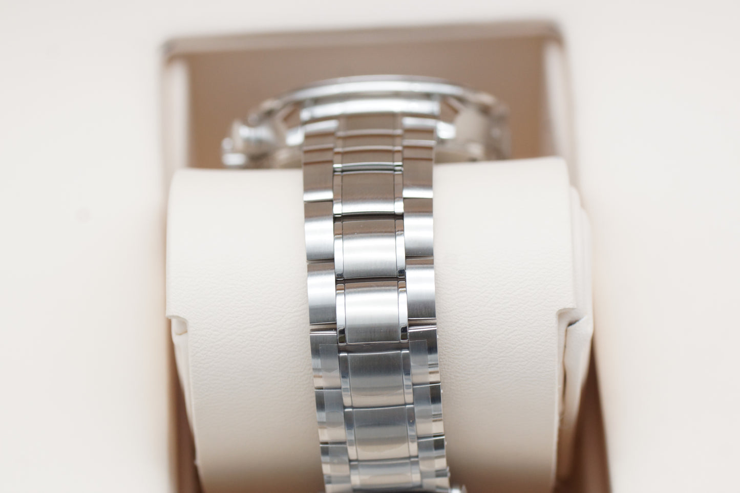 Omega Speedmaster Racing 326.30.40.50.01.002 Panda Full-Set 02/2025 NEU