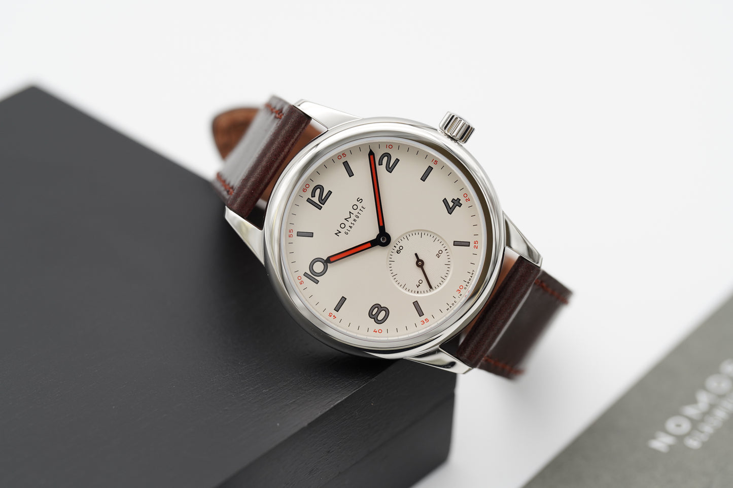 NOMOS Glashütte Club 707.1 Full-Set 06/2026 (NEU)