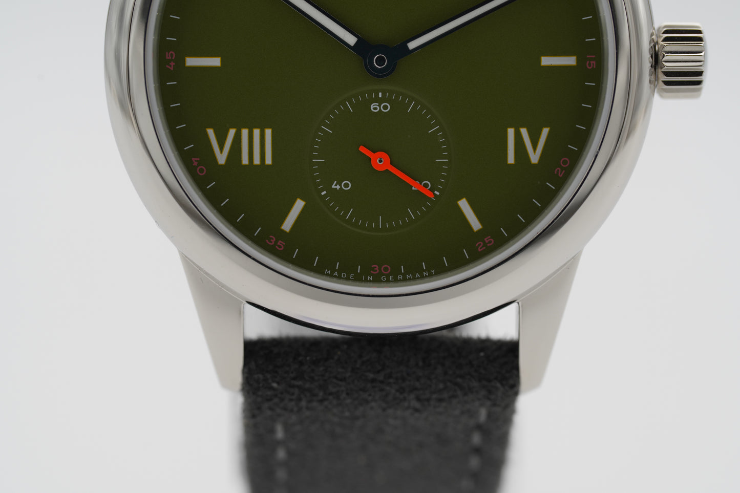 NOMOS Glashütte Club 707.GB Olive 06/2026 (NEU)