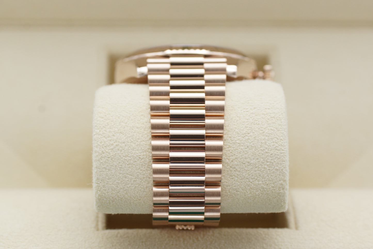 Rolex Day-Date 40 Roségold 228235 Choco Baguette Diamant Full-Set 2020 Service 2025