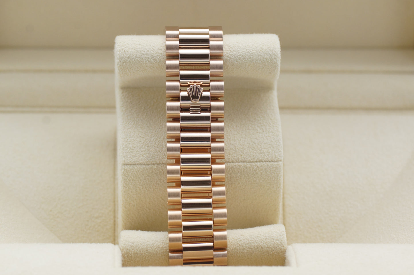 Rolex Day-Date 40 Roségold 228235 Choco Baguette Diamant Full-Set 2020 Service 2025