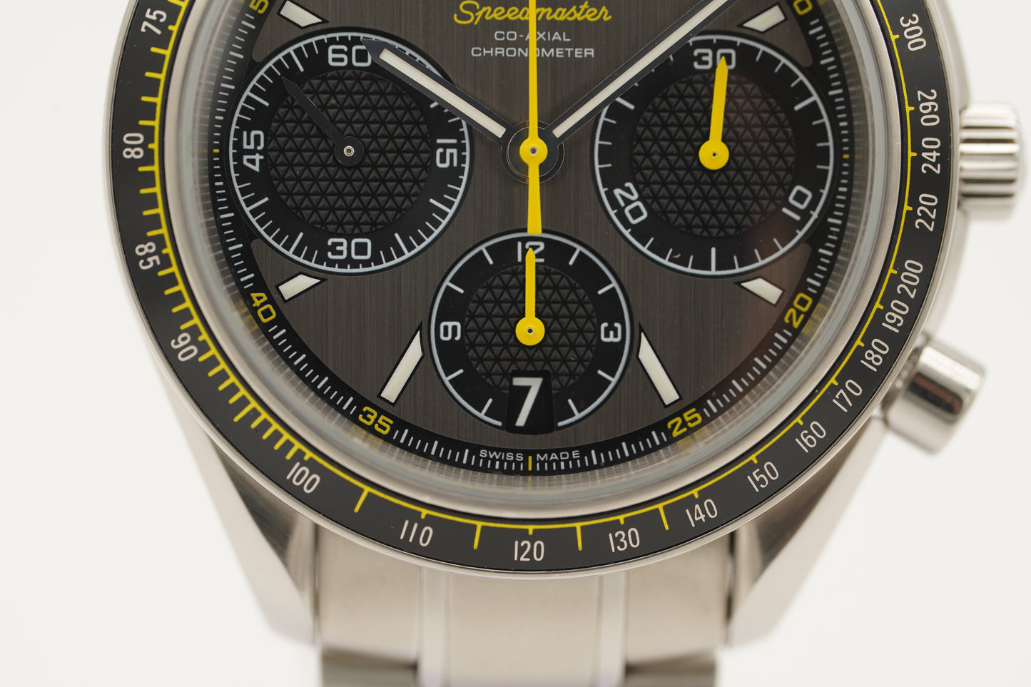 Omega Speedmaster Racing 326.30.40.50.06.001 Grau/Gelb Full-Set 2014