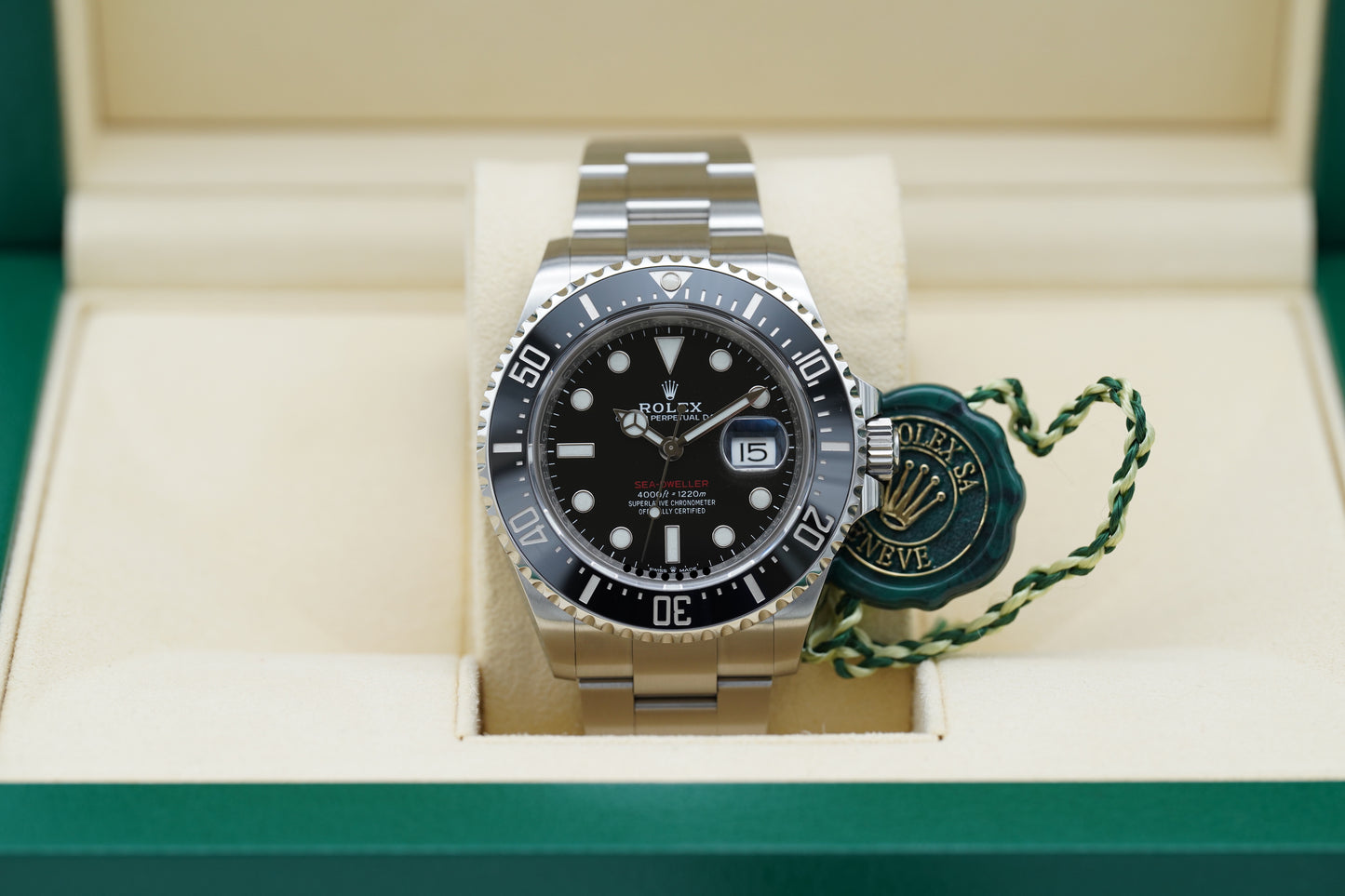 Rolex Sea-Dweller 43 Red 126600 Schwarz Full-Set 2019