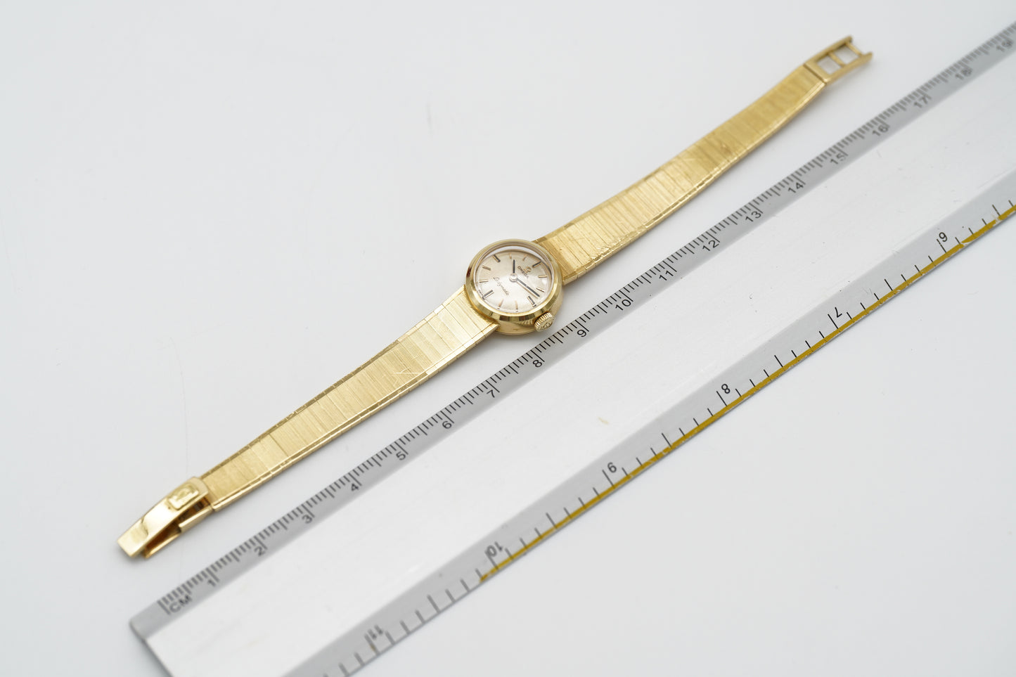 Omega Ladymatic 18k Gelbgold Damenuhr inkl. Box 35g