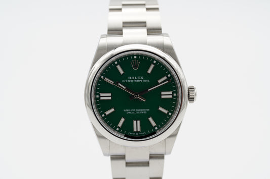 Rolex Oyster Perpetual 41 Dunkelgrün 134300 Full-Set 2025