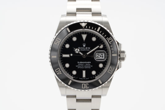 Rolex Submariner Date 126610LN Schwarz Full-Set 2024