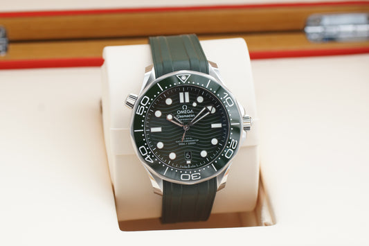 Omega Seamaster Diver 300M 210.30.42.20.10.001 Grün Full-Set 2022