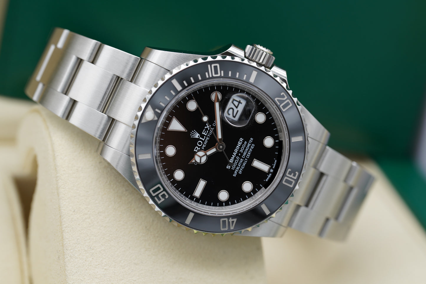 Rolex Submariner Date 126610LN Schwarz Full-Set 2024