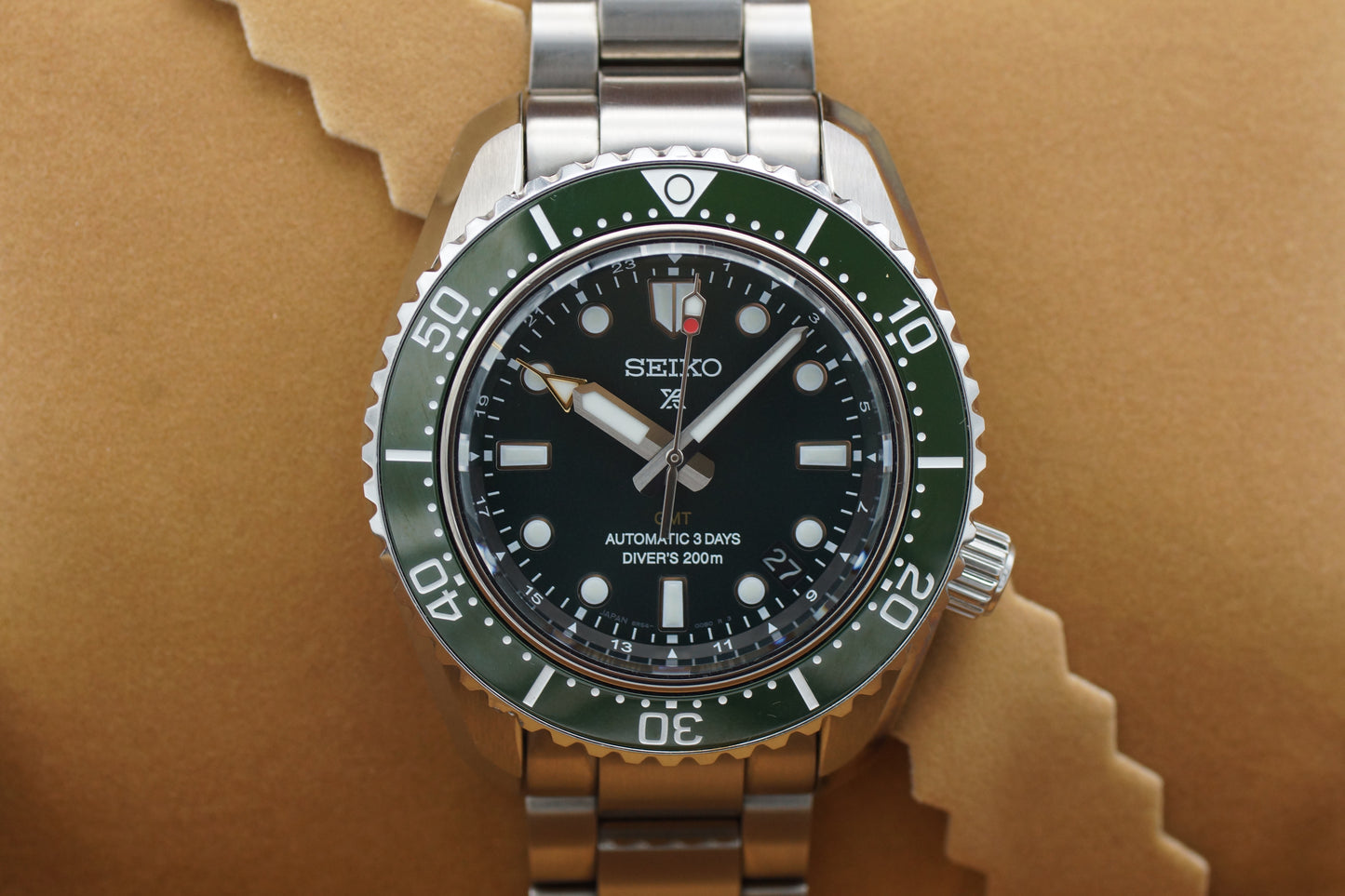 Seiko Prospex Divers GMT Grün SBEJ009 Full-Set 2023