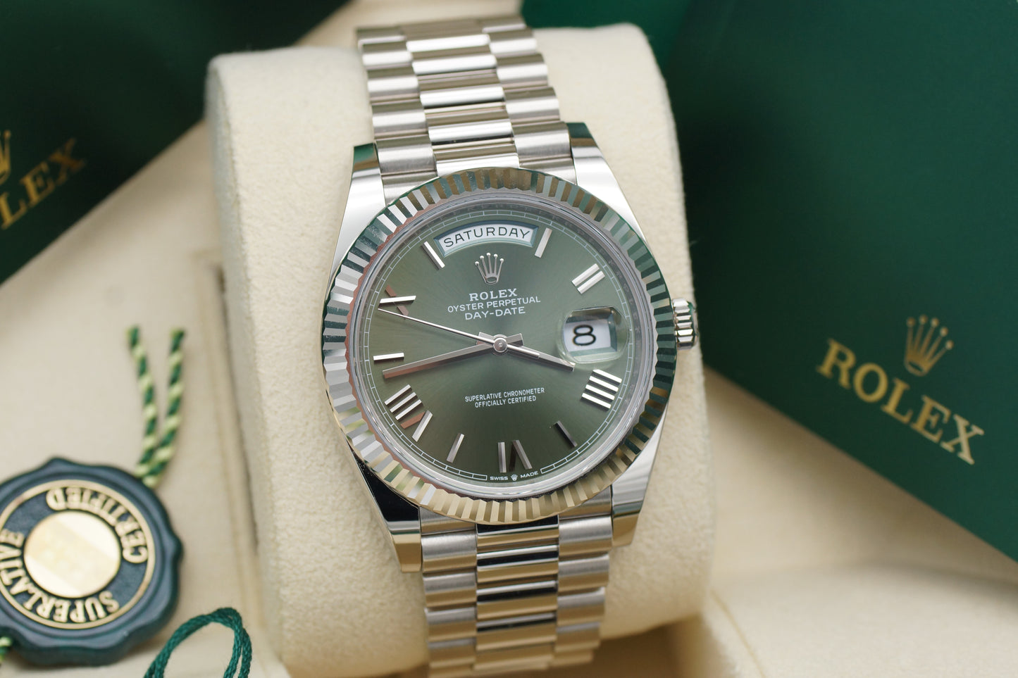 Rolex Day-Date 40 Weißgold 228239 Olive Full-Set 2023