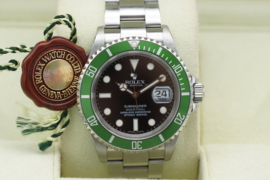 Rolex Submariner Date 16610LN Schwarz Full-Set 2006