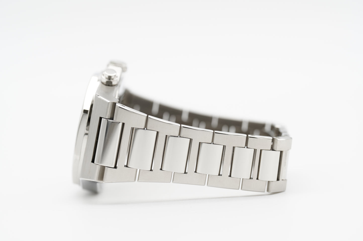 Girard-Perregaux Laureato 81020-11-131-11A Silber Full-Set 2021