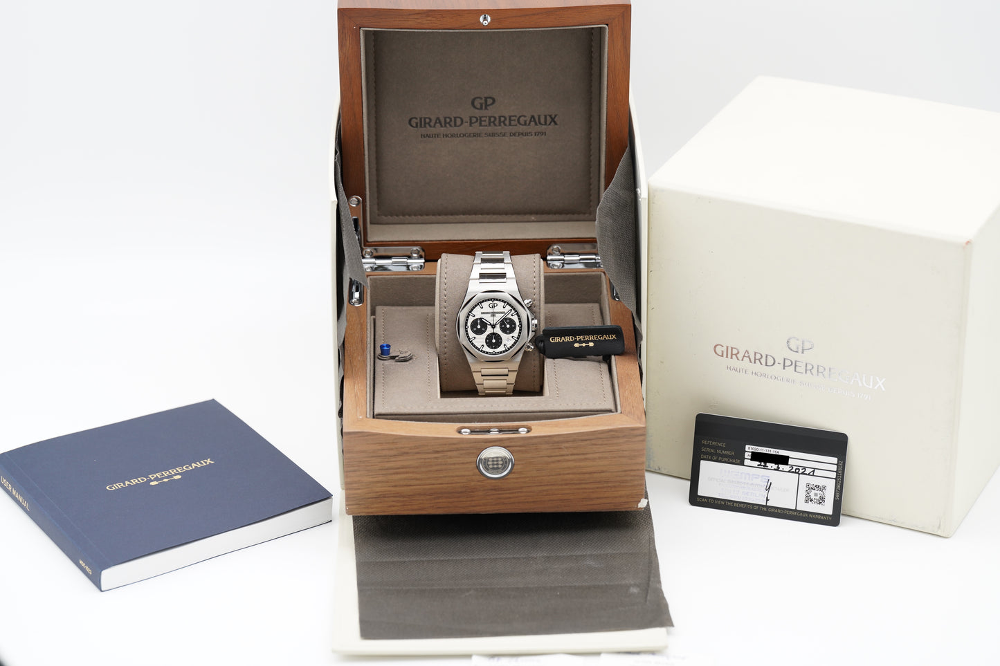 Girard-Perregaux Laureato 81020-11-131-11A Silber Full-Set 2021