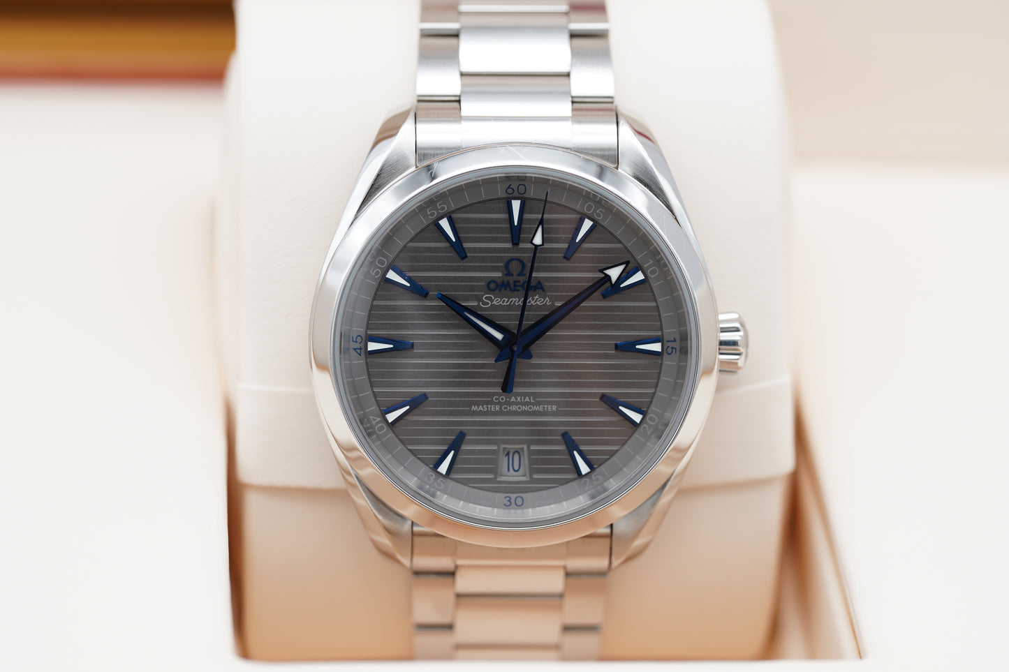 Omega Seamaster Aqua Terra 220.10.41.21.06.001 Grau Full-Set 2021