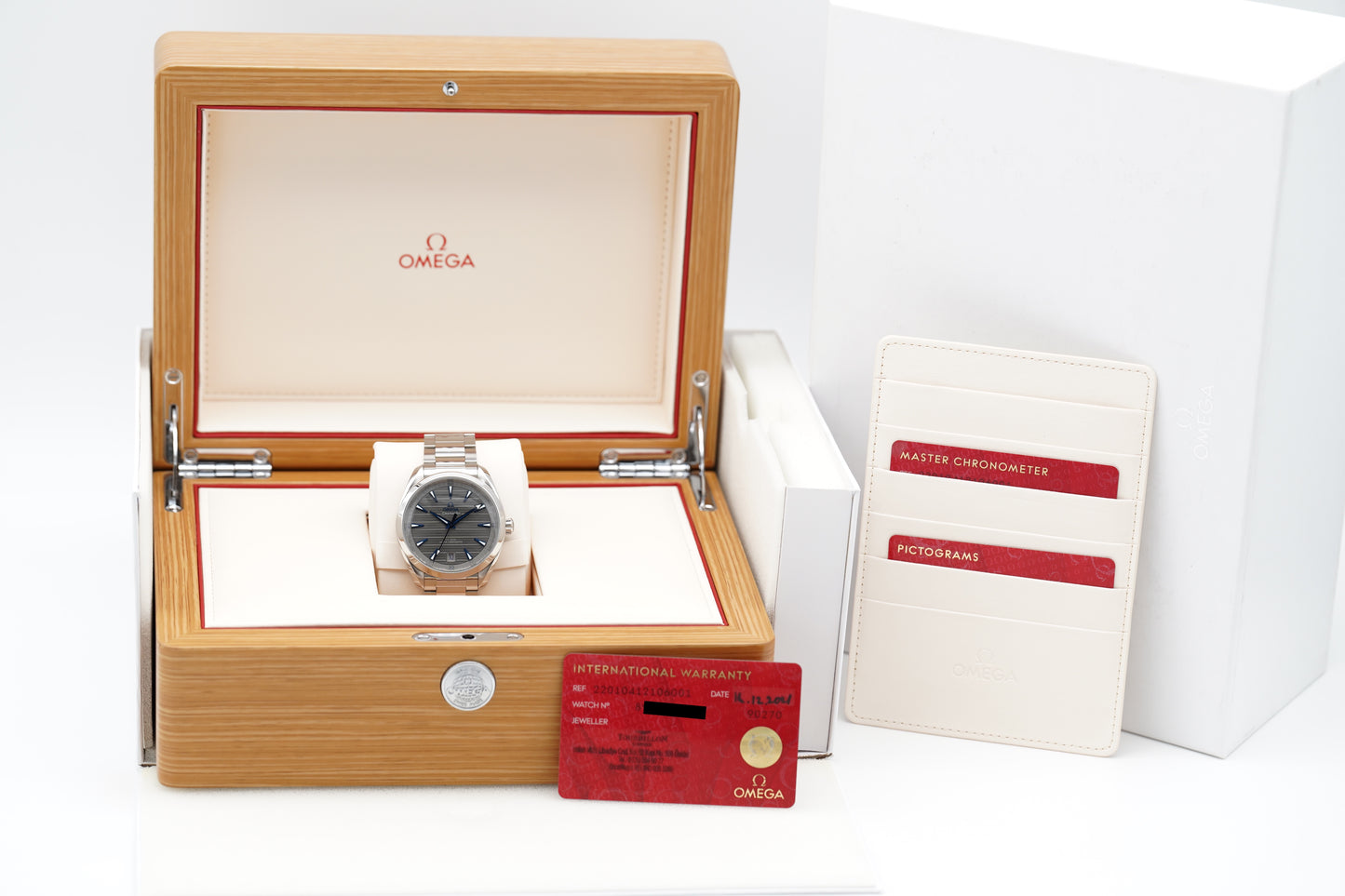 Omega Seamaster Aqua Terra 220.10.41.21.06.001 Grau Full-Set 2021