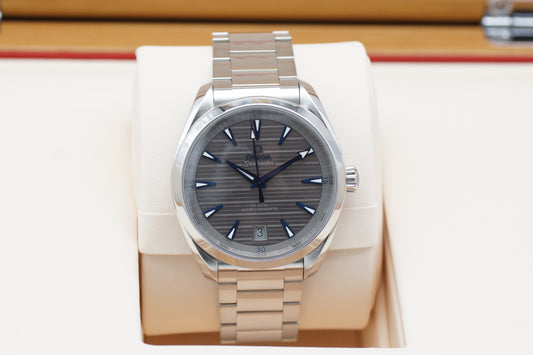Omega Seamaster Aqua Terra 220.10.41.21.06.001 Grau Full-Set 2021