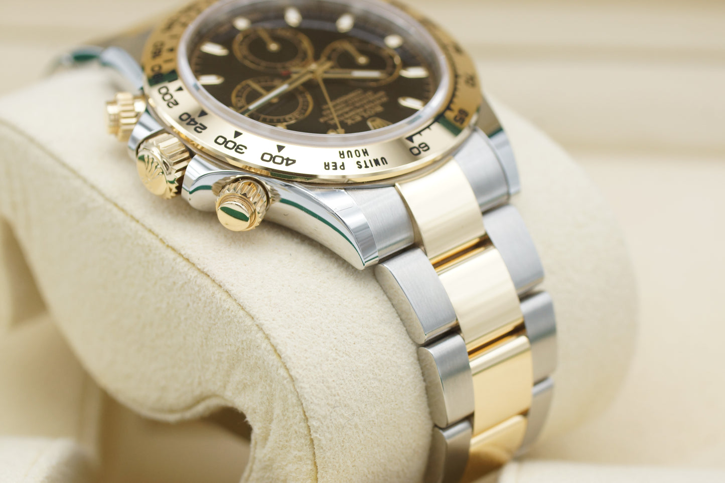 Rolex Cosmograph Daytona Schwarz 116503 Gelbgold Full-Set 2021 ungetragen DE