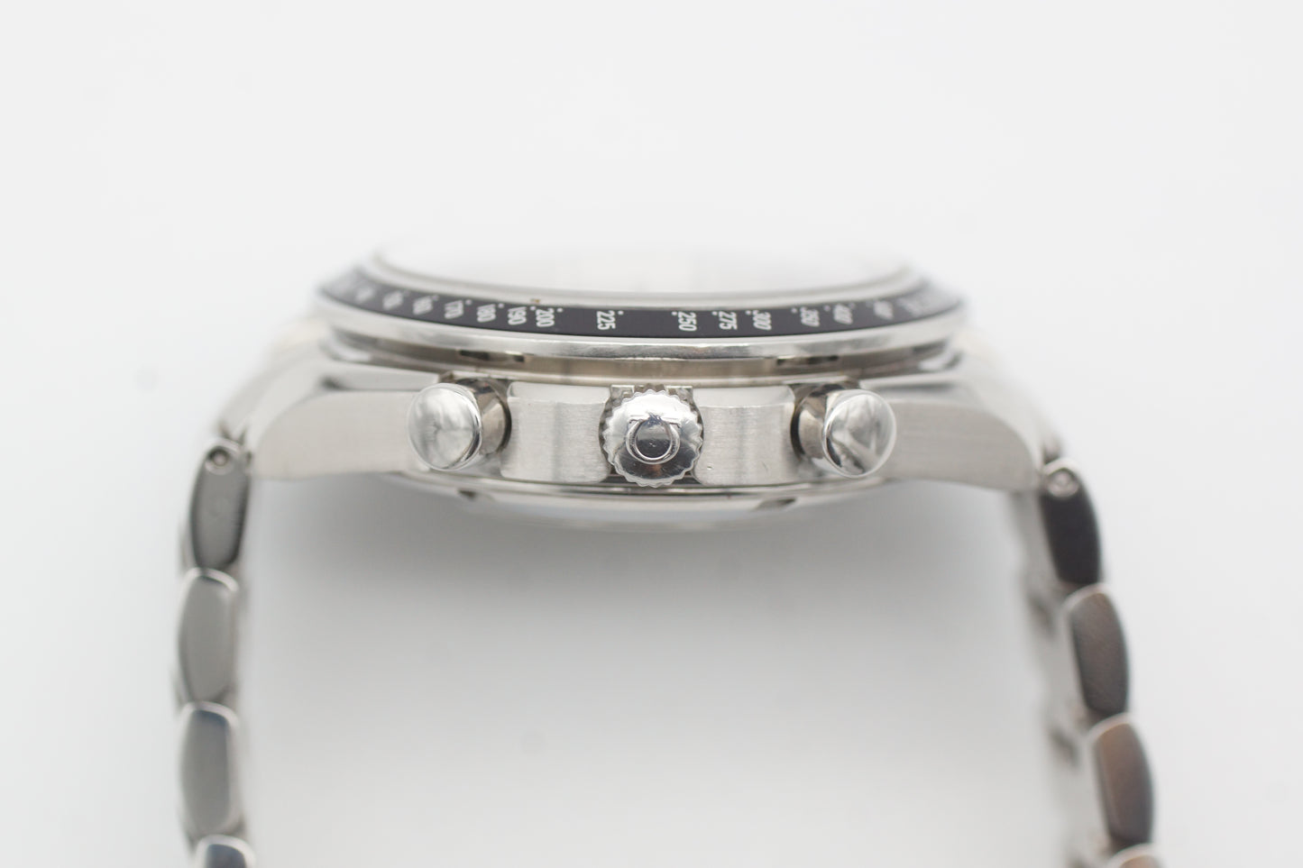 Omega Speedmaster Date 323.30.40.40.06.001 Schwarz 2010