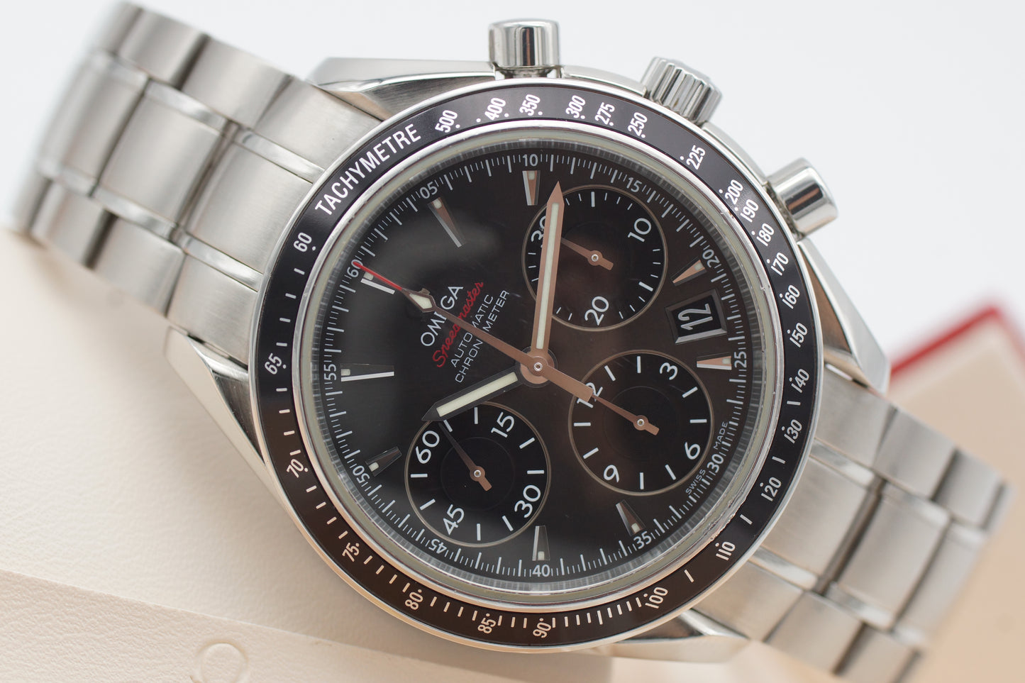 Omega Speedmaster Date 323.30.40.40.06.001 Schwarz 2010