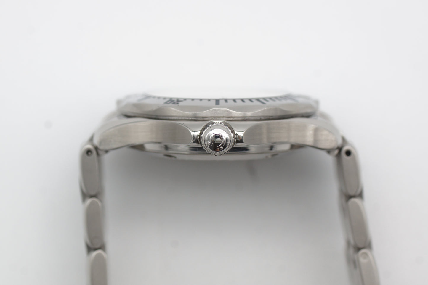 Omega Seamaster Diver Midsize 300M 2562.80 Quarz 2000