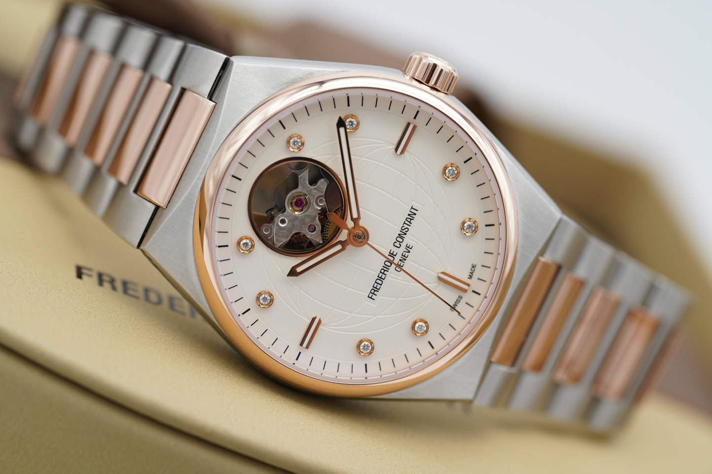 Frederique Constant 34 Ladies Automatic Heart Beat  FC-310VD2NH2B Silber Full-Set 2021
