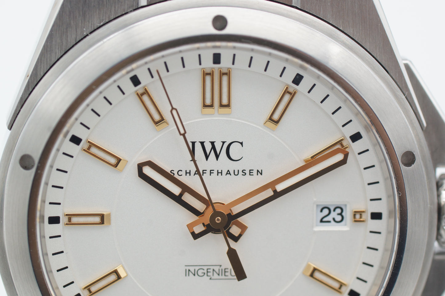 IWC Ingenieur Automatic IW323906 40mm Weiß Full-Set 2021