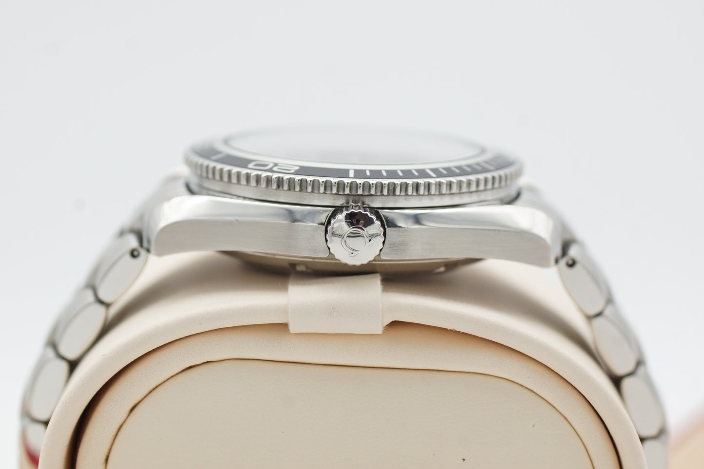 Omega Seamaster Planet Ocean 42 mm 2201.50 2011