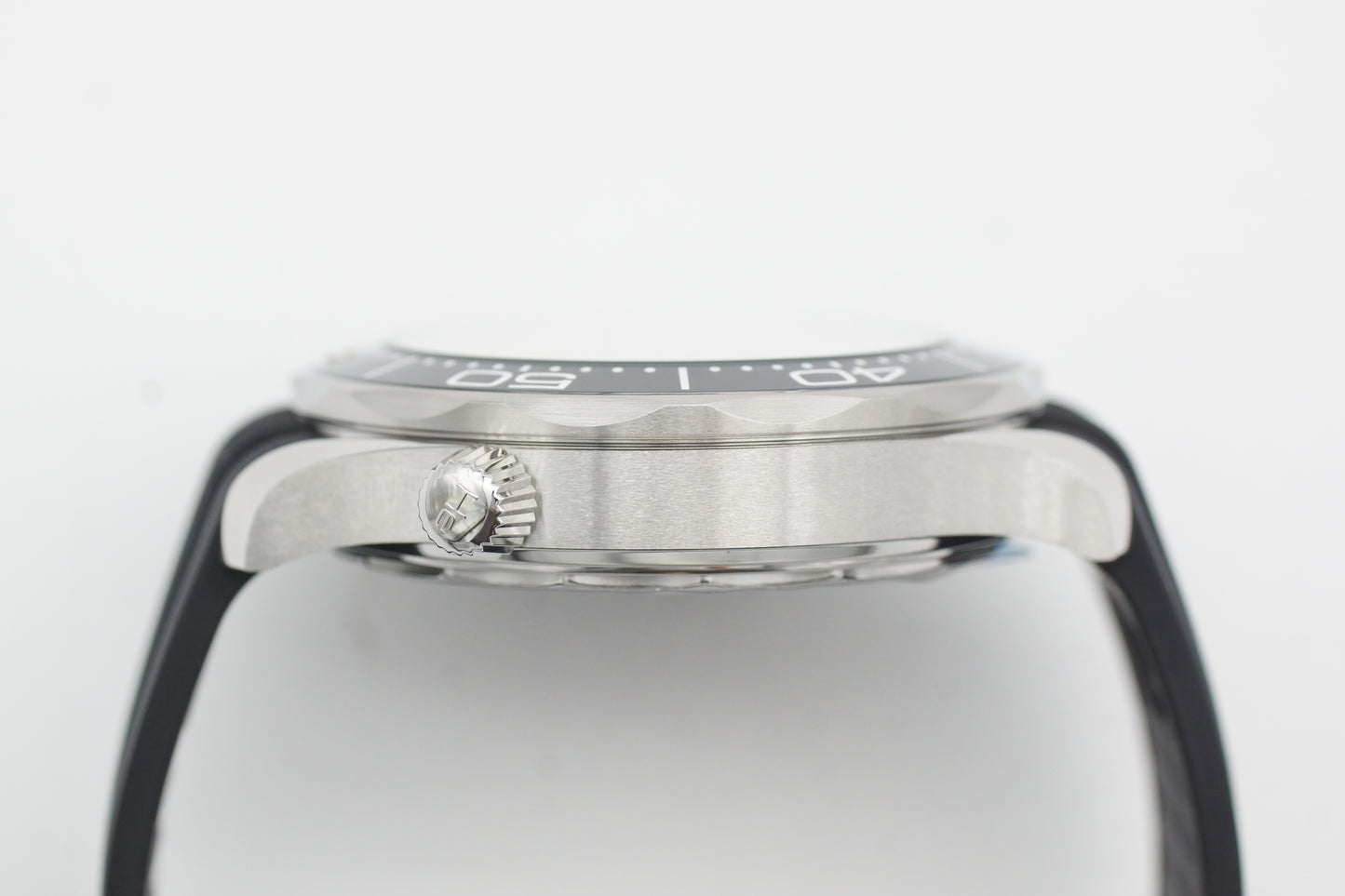 Omega Seamaster Diver 300M 210.32.42.20.01.001 Schwarz NEU 2026
